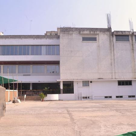 Club Emerald Mumbai Exterior foto