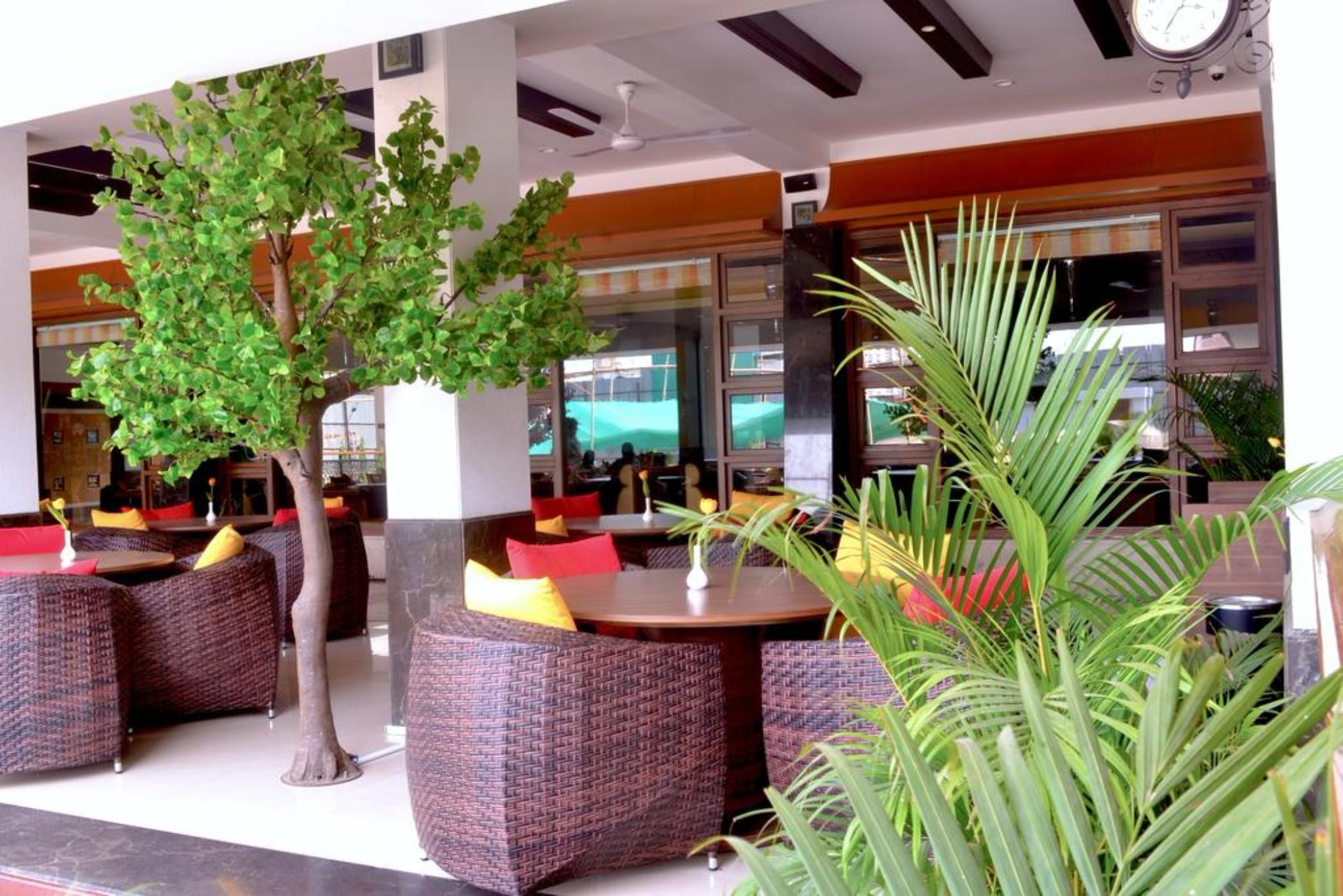 Club Emerald Mumbai Exterior foto